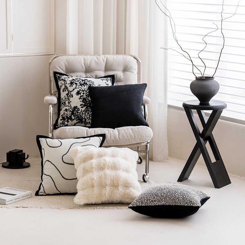 Modern simple black and white chenille jacquard cushion pillow, French light luxury home sofa, bedroom soft furnishing pillow - Image 2